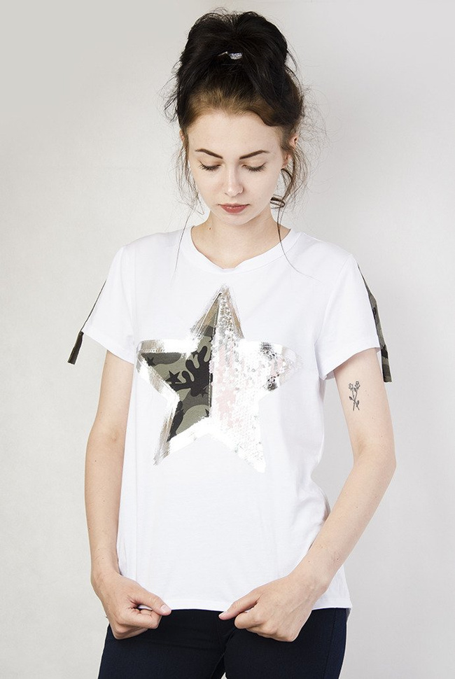 Biała bluzka z gwiazdą i moro paskami