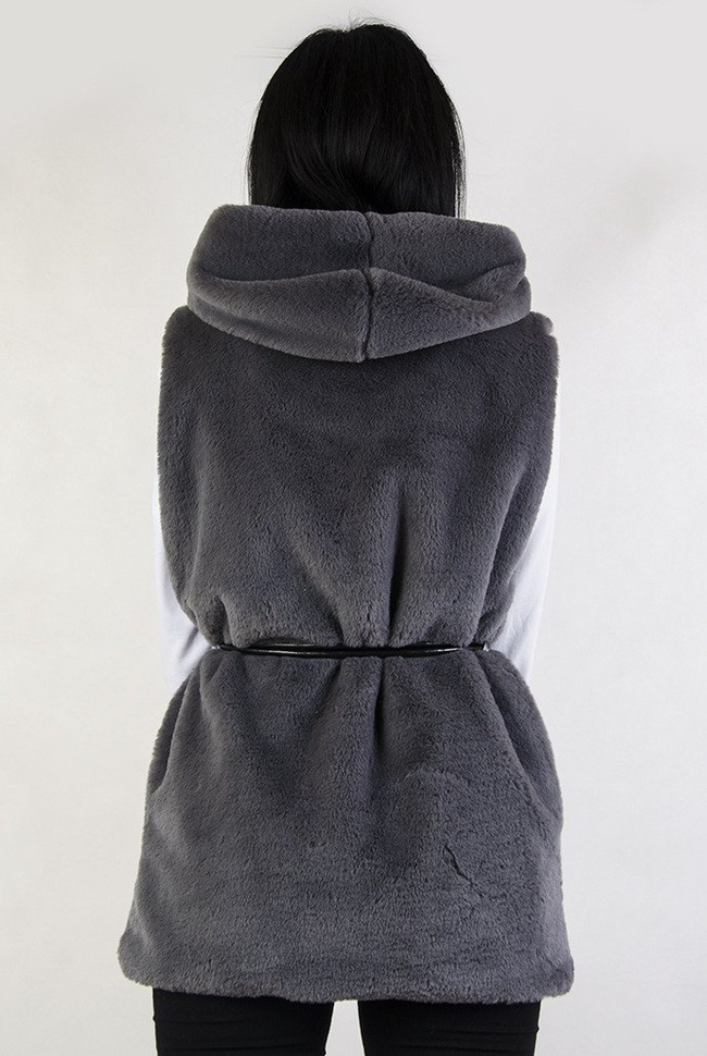 Szara futerkowa kamizelka z rzemykiem w pasie