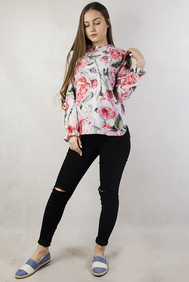 Biała bluzka w róże