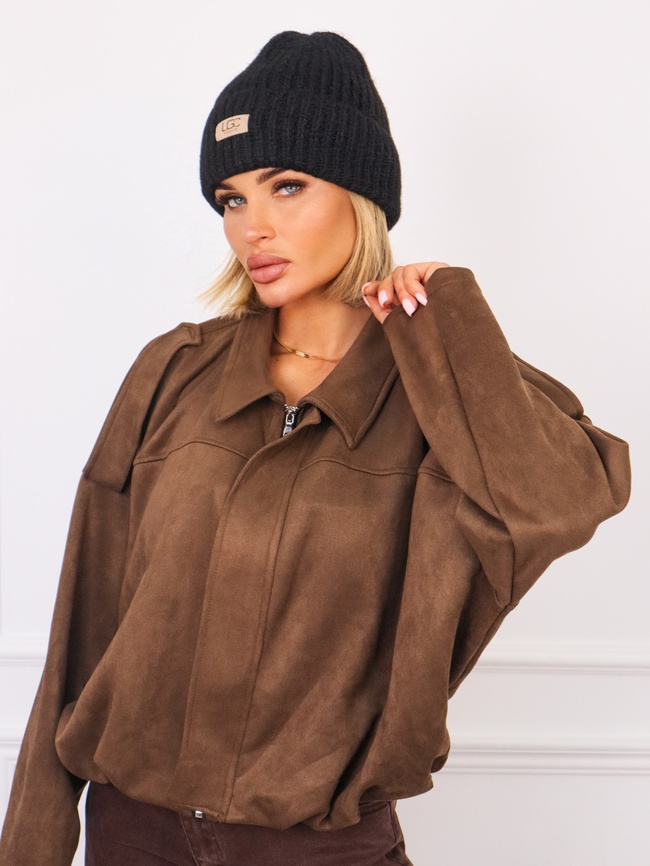 CZAPKA ZIMOWA Z OZDOBNĄ NASZYWKĄ I MANKIETEM- CZARNA