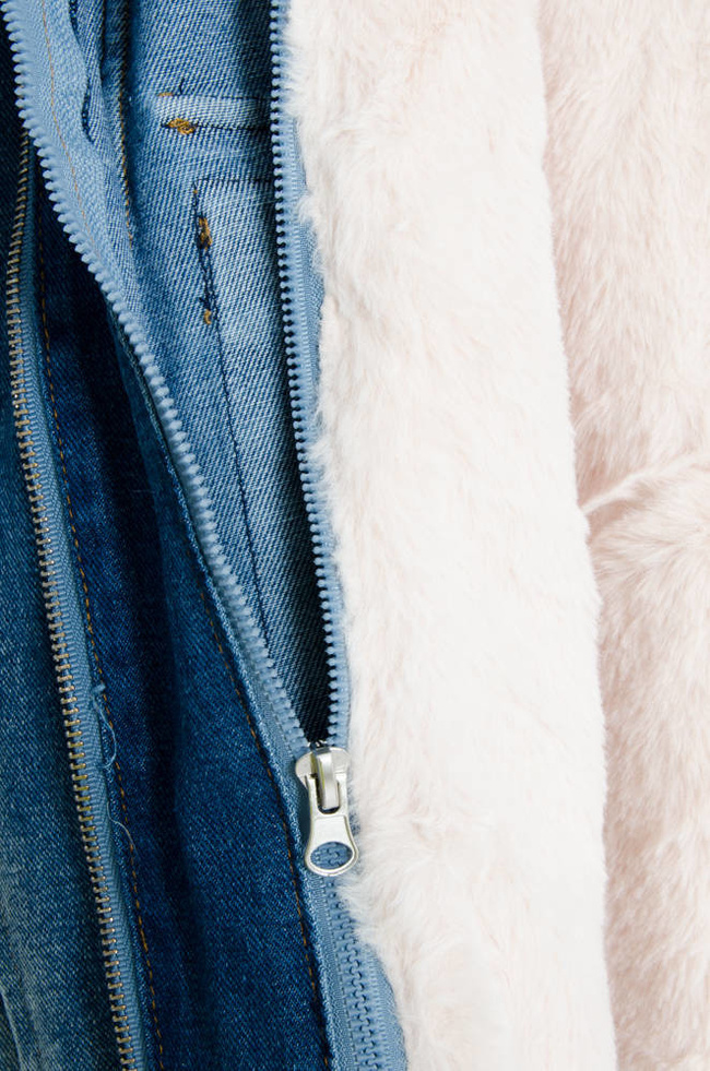 NIEBIESKA JEANSOWA KURTKA Z ODPINANYM FUTERKIEM 