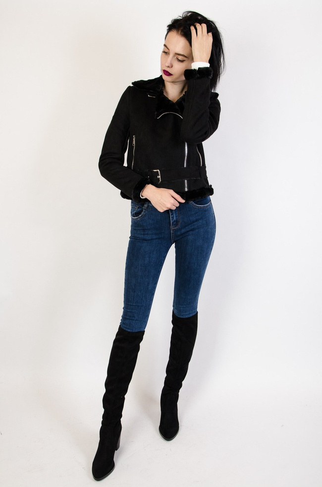 Czarna zamszowa ramoneska z futerkiem