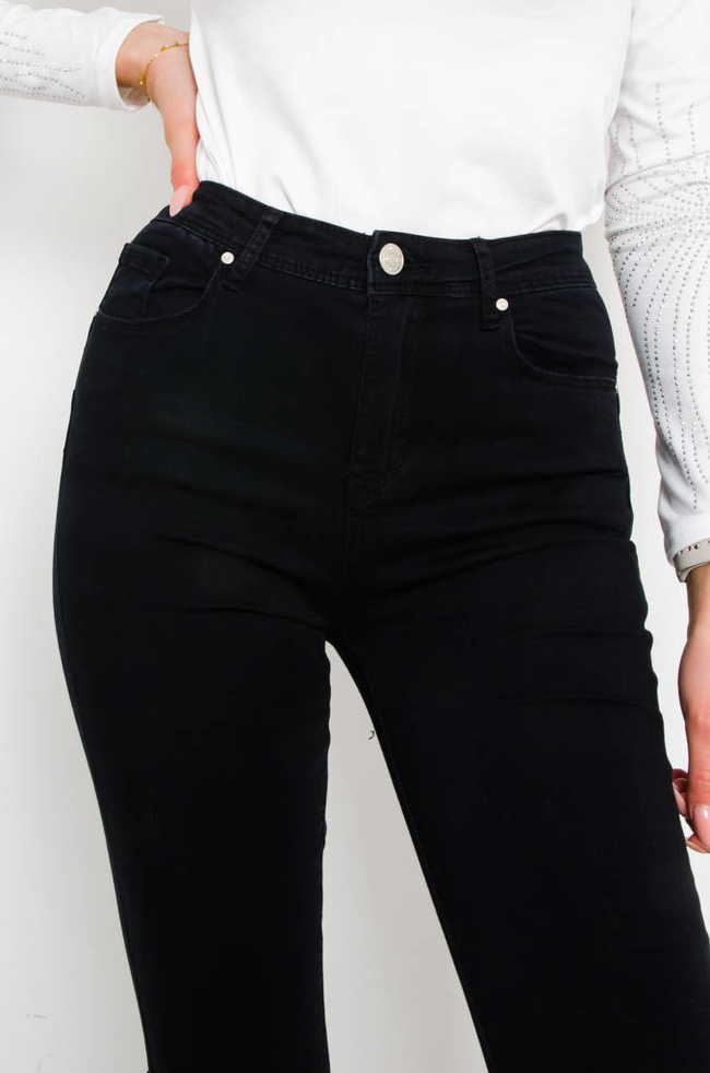 CZARNE PRZYLEGAJĄCE SPODNIE PUSH UP