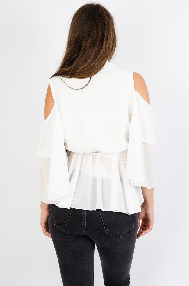 Biała bluzka hiszpanka z odkrytymi ramionami