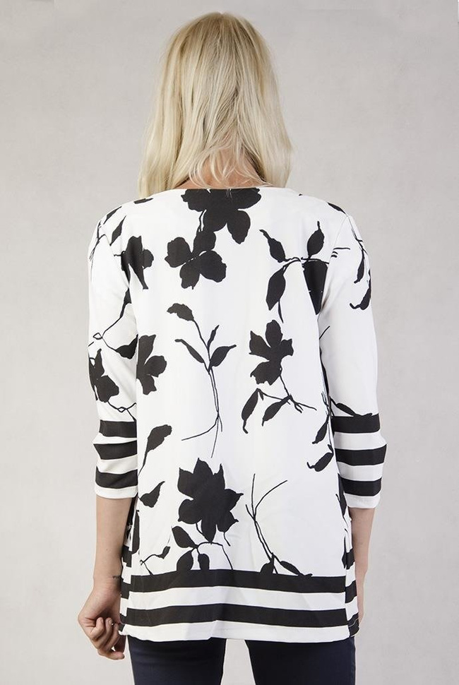 Biała marynarka w czarne kwiaty i paski