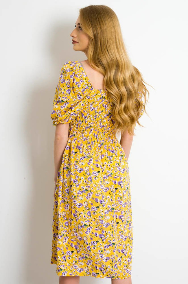 ŻÓŁTA SUKIENKA Z BUFKAMI W DROBNE FIOLETOWE KWIATY