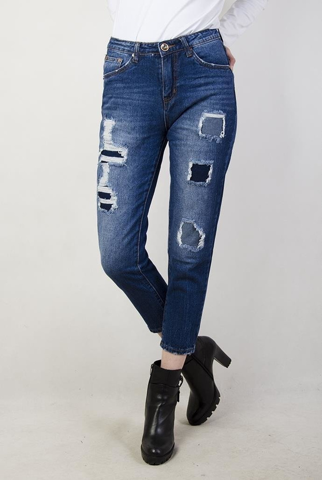 Spodnie jeansowe typu mom jeans z dziurami