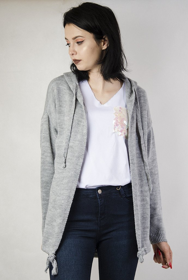 Szara narzutka sweterkowa z kapturem