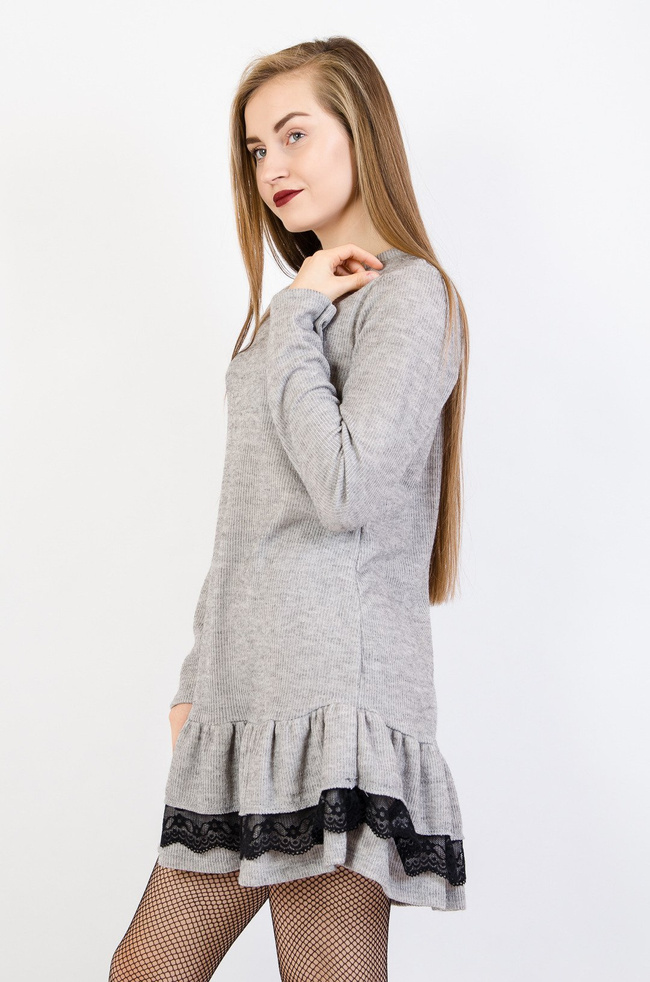 Szara prążkowana sukienka z falbaną 