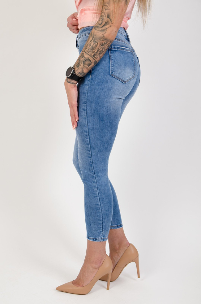 Jasne spodnie jeansowe bez przetarć