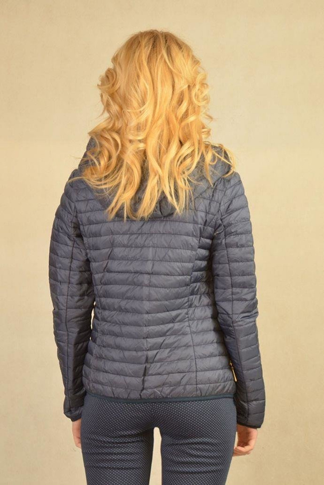 Granatowa kurtka pikowana z zamkiem na kapturze