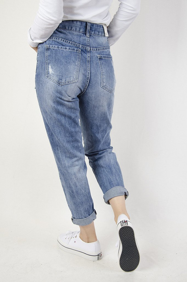 Spodnie jeansowe typu boyfriend z różami