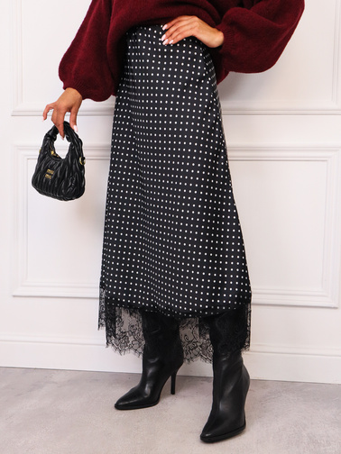 SPÓDNICA SATYNOWA MAXI W KROPKI ZAKOŃCZONA KORONKĄ- CZARNA