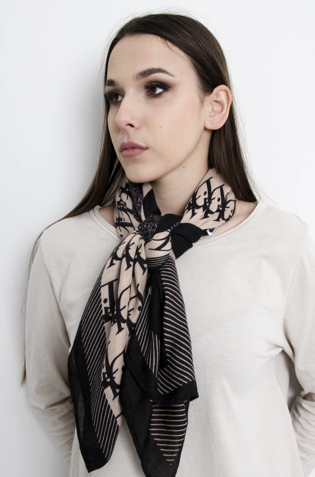 BEŻOWO-CZARNY WZORZYSTY SZAL 