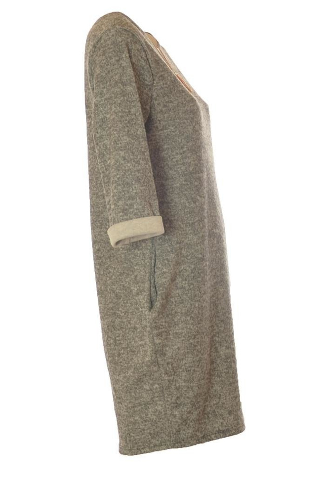 Sukienka z wywijanymi mankietami i kieszeniami