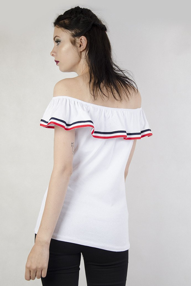 Biała bluzka z hiszpańskim dekoltem.