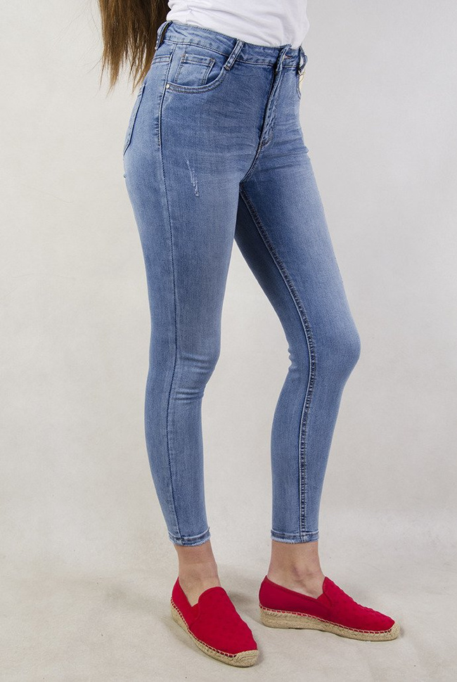 Jasne spodnie jeansowe z wysokim stanem