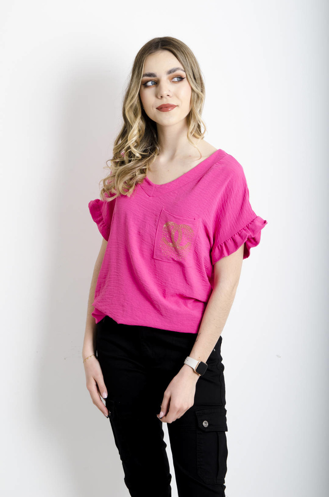 T-SHIRT Z OZDOBNYM ŁAŃCUSZKIEM I FALBANKAMI PRZY RĘKAWACH- RÓŻOWY