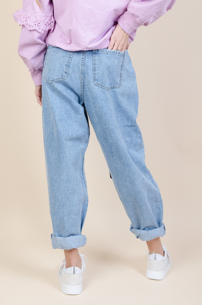 Niebieskie spodnie typu balloon jeans z wysokim stanem 