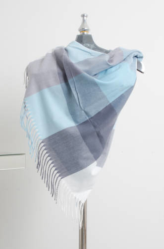 SZAL W KRATĘ Z FRĘDZLAMI- NIEBIESKI