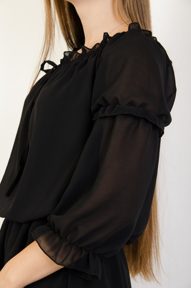 Czarna sukienka hiszpanka z wiązaniem przy dekolcie