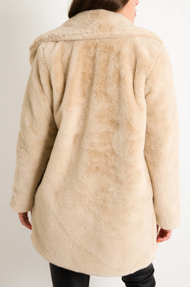 BEŻOWY FUTRZANY PŁASZCZ 