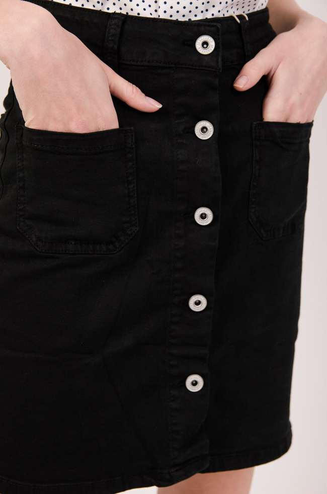 Czarna spódnica z guzikami