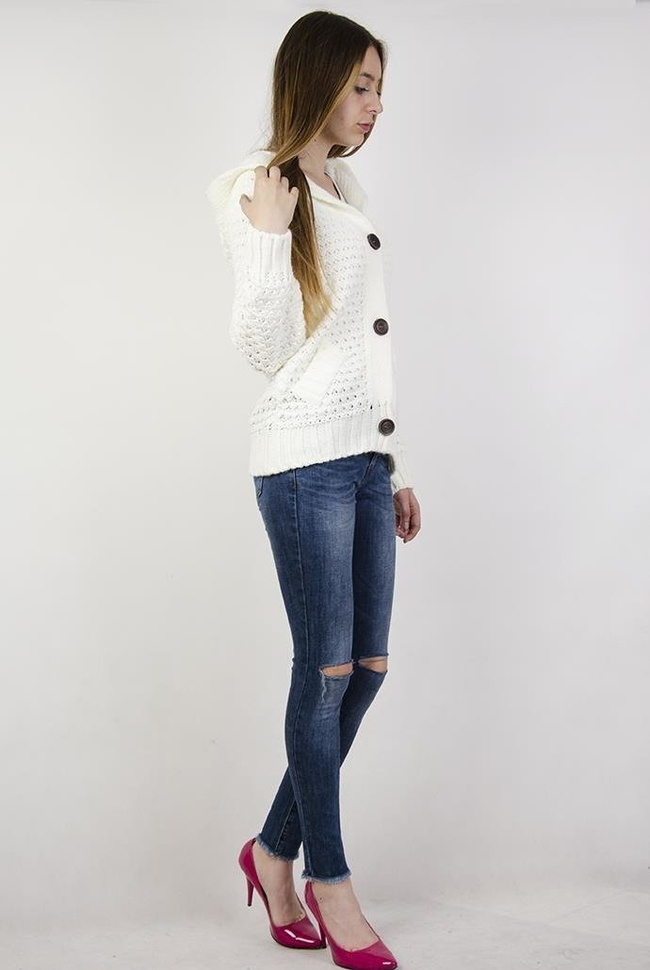 Biały sweter z kapturem, zapinany na 3 guziki