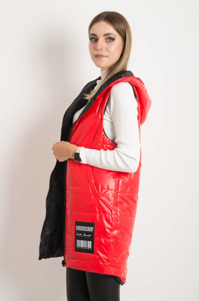 DŁUGA KAMIZELKA Z OZDOBNĄ NASZYWKĄ- CZERWONA