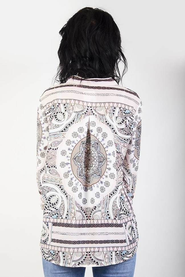 Wzorzysta bluzka z wiązaniem przy szyi