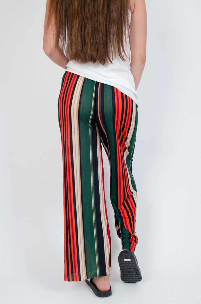 Kolorowe spodnie w paski z rozszerzanymi nogawkami