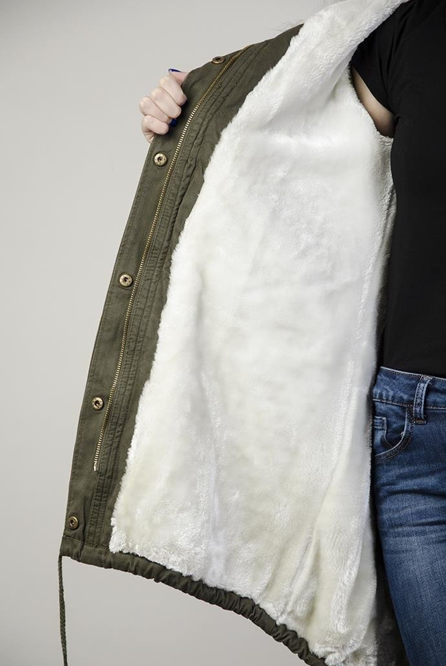 Kurtka khaki typu parka z białym futerkiem