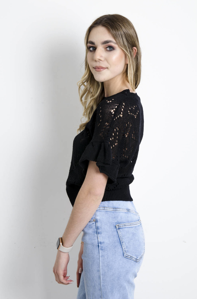 SWETEREK W SERDUSZKA AŻUROWY Z FALBANAMI PRZY RĘKAWACH- CZARNY