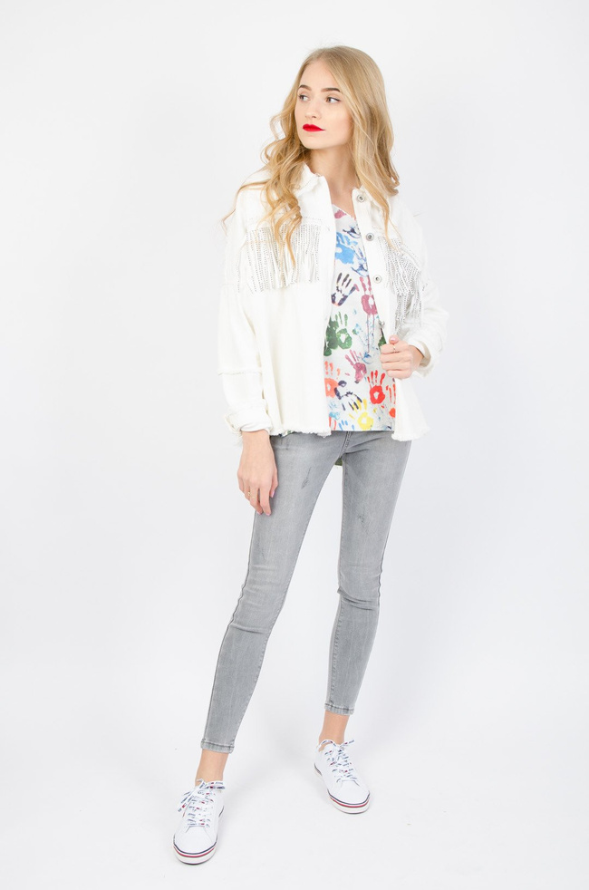 BIAŁA KURTKA JEANSOWA OVERSIZE Z FRĘDZLAMI