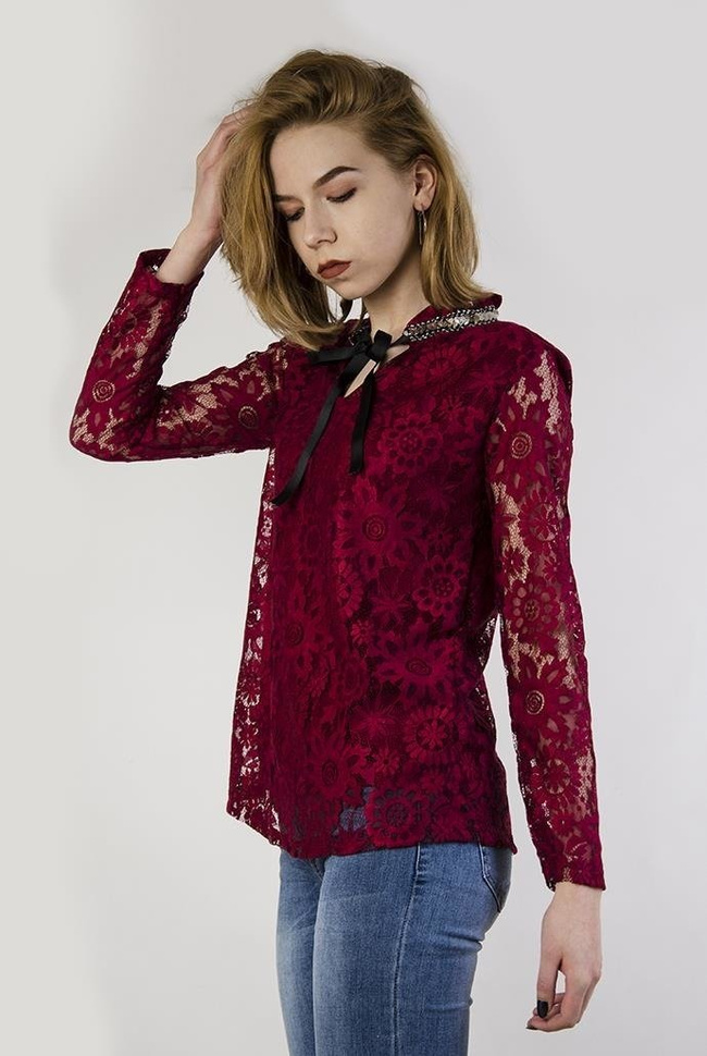 Bordowa bluzka koronkowa, z efektownym kołnierzykiem