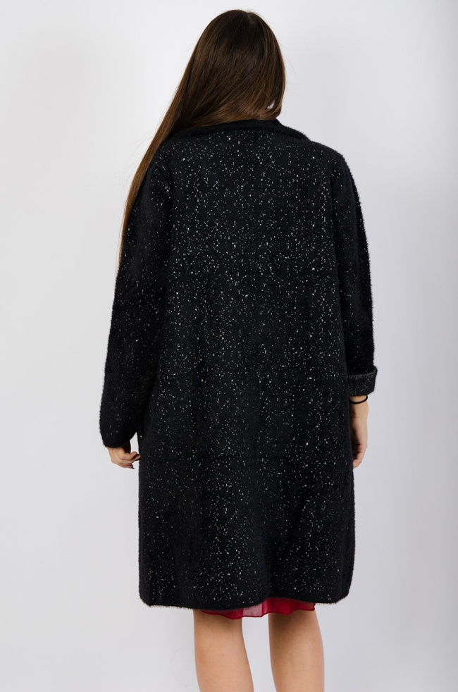 Czarny płaszcz w kropki