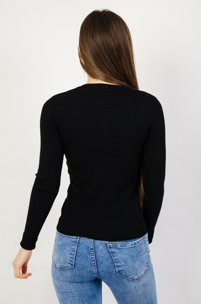 Czarny sweter z dekoltem w serek