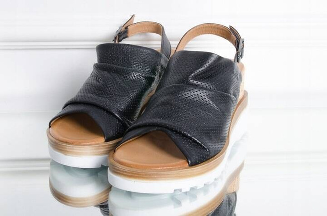 SANDAŁY NA KOTURNIE BVB0601