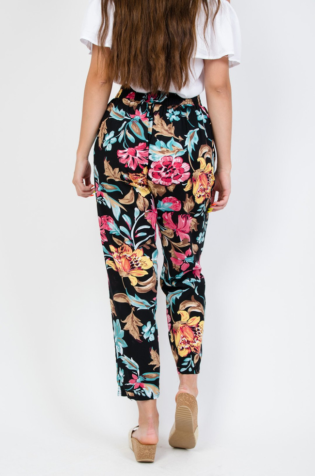 Czarne Alladynki w kwiaty