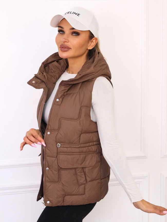 KAMIZELKA PIKOWANA ZE ŚCIĄGACZEM W PASIE- BRĄZOWA