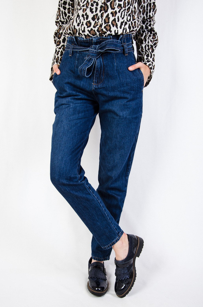 Ciemne jeansowe pumpy z wiązaniem w pasie