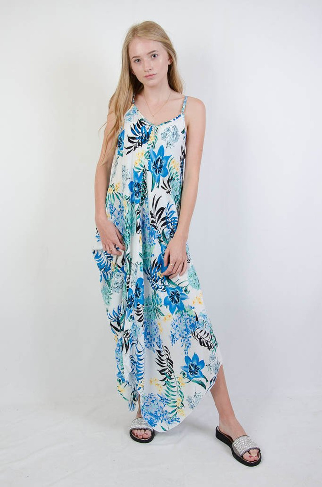 BIAŁA ASYMETRYCZNA SUKIENKA W KWIATY Z DEKOLTEM W SEREK