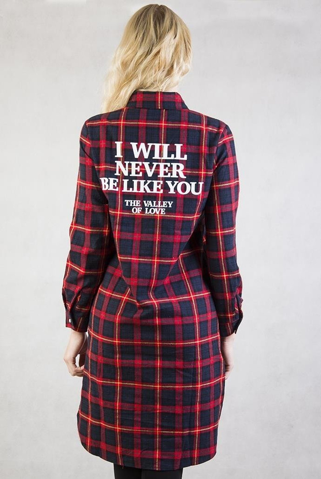 Koszula w czerwoną kratę