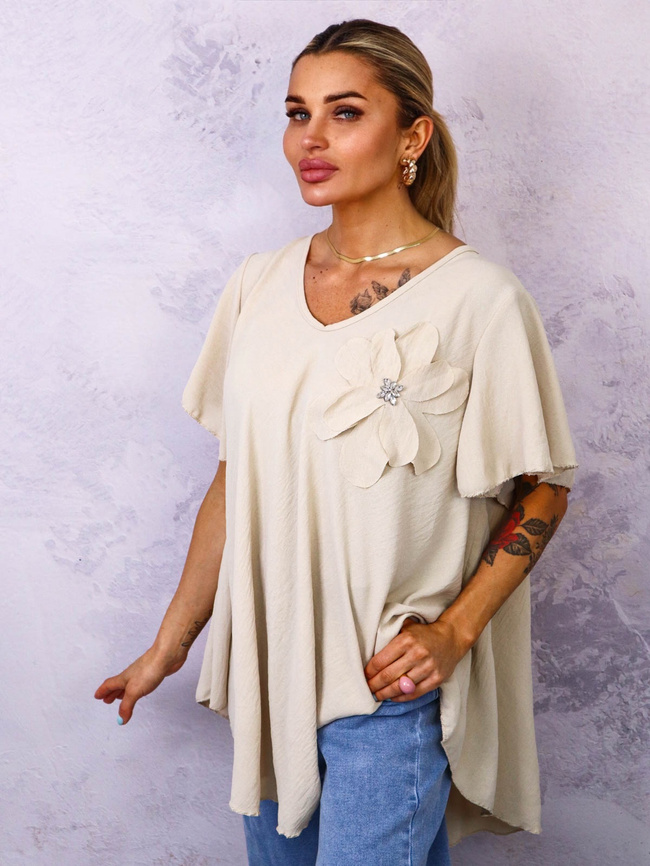 BLUZKA Z KWIATEM I OZDOBNYMI CYRKONIAMI- BEŻOWA