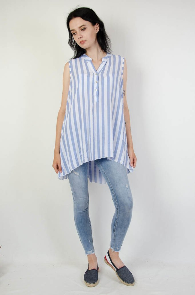 BIAŁO NIEBIESKA PRZEDŁUŻANA BLUZKA W PASKI