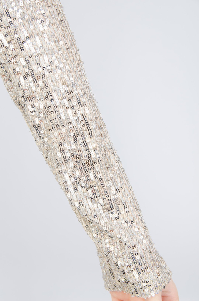 Beżowa sukienka z cekinami