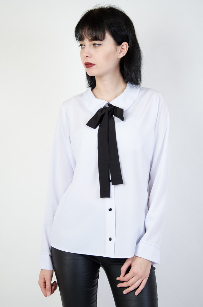 Biała koszula z wiązaniem przy szyi