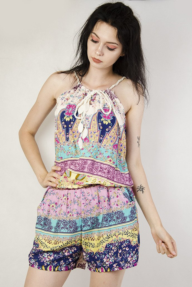 Wielokolorowy kombinezon z wiązaniem