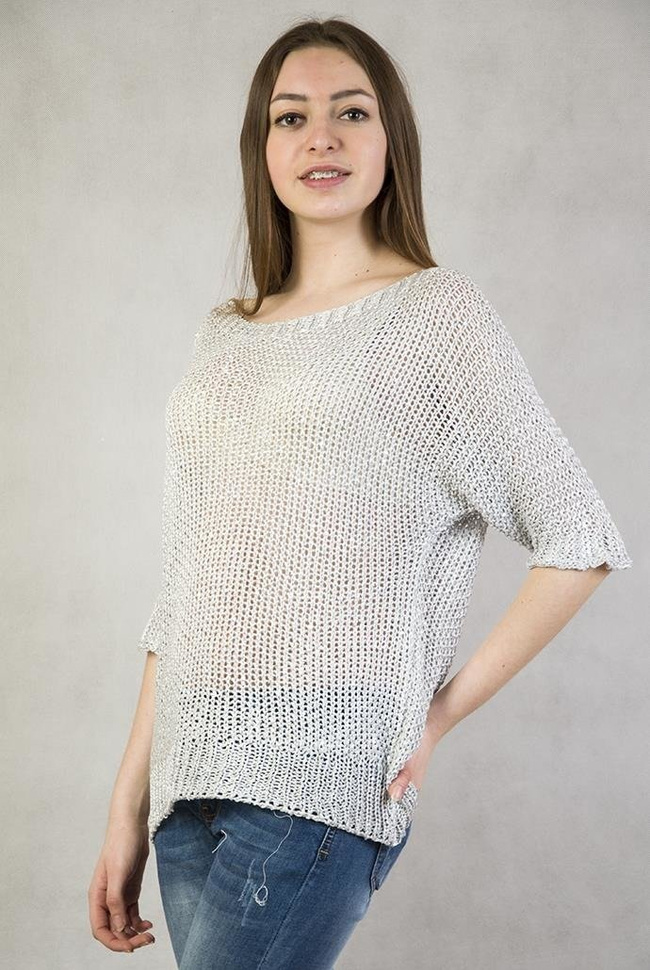 Szary sweterek na krótki rękaw z cekinami