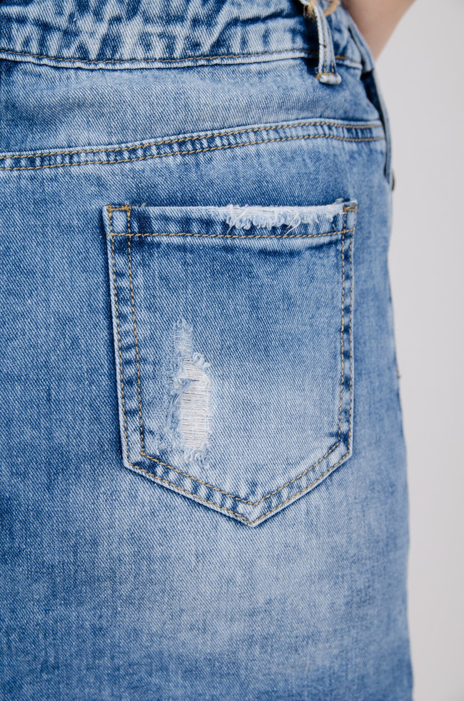 Jeansowa spódnica ogrodniczka